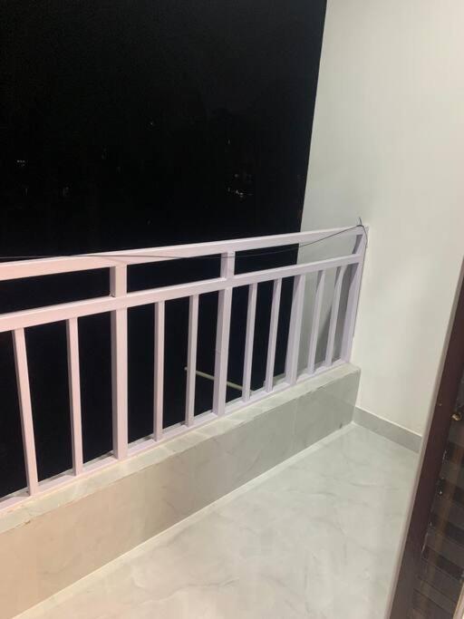 White Orchid, Unique & Stylish, Executive 2Bhk. Apartment กูวาฮาติ ภายนอก รูปภาพ