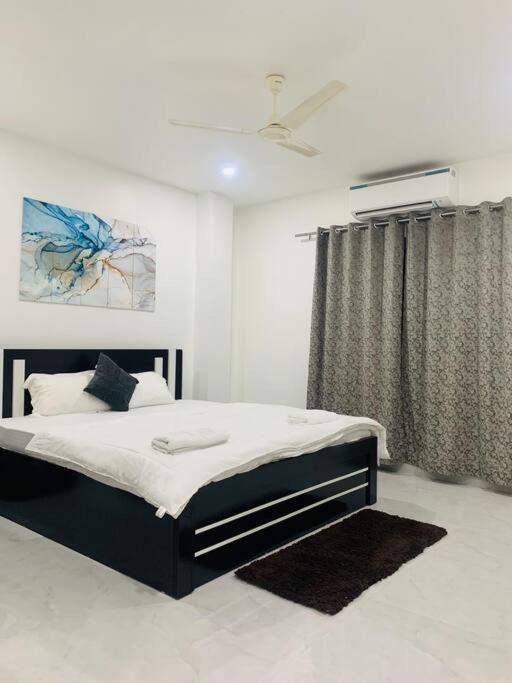 White Orchid, Unique & Stylish, Executive 2Bhk. Apartment กูวาฮาติ ภายนอก รูปภาพ